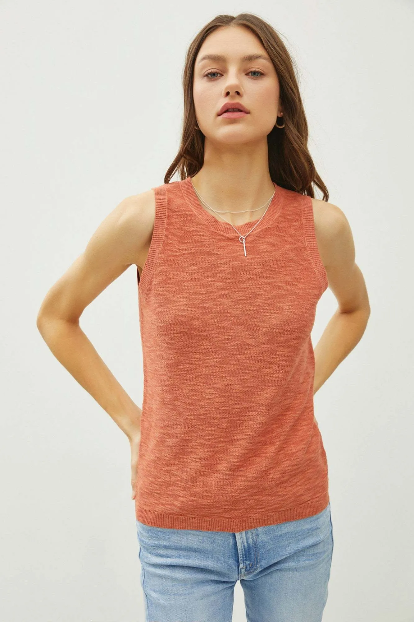 Basic Round Neck Sleeveless Slub Knit Tee