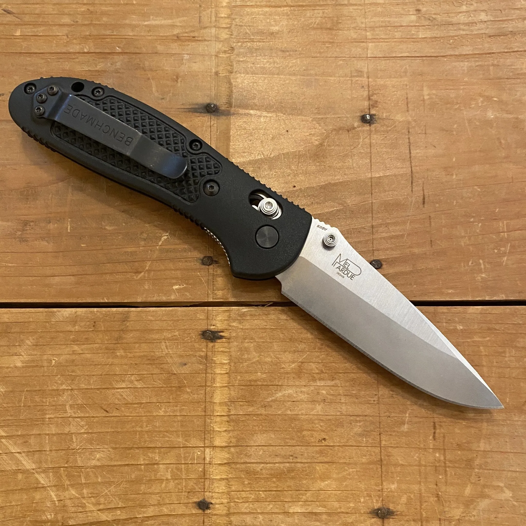 Benchmade 551-S30V Griptilian Drop Point CPM-S30V AXIS Lock Black Grivory Handle