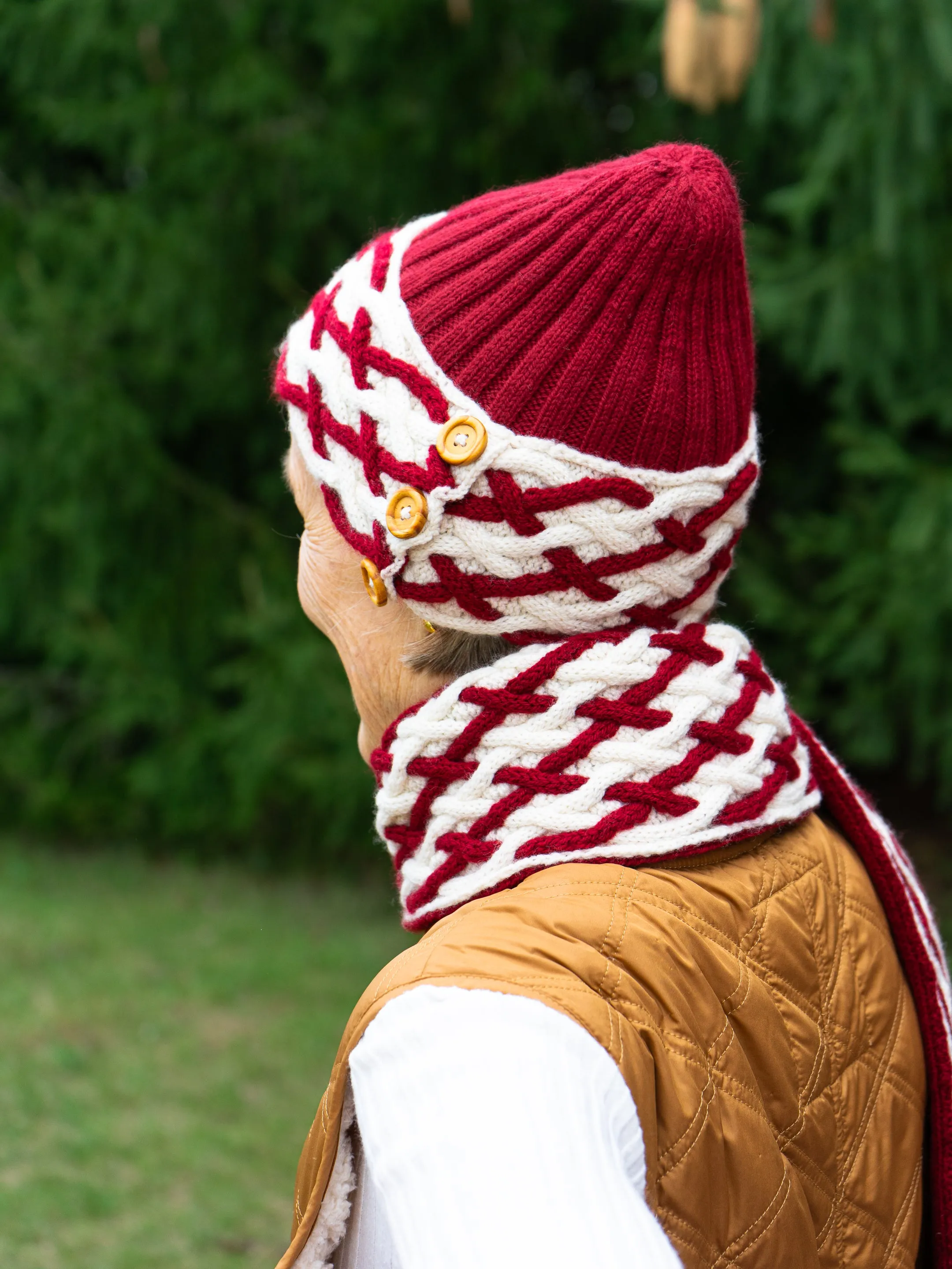 Cabled Plaid Scarf & Hat By Isle of Yarn <br/><small>knitting pattern</small>